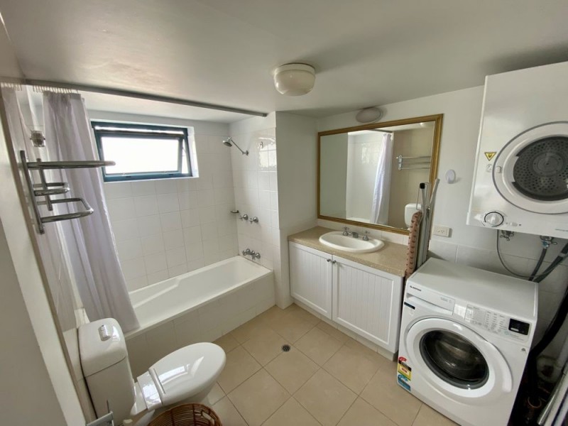 220/99 Griffith Street, Coolangatta QLD 4225