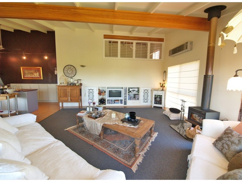 18 Myeerimba Pde, Tweed Heads West NSW 2485