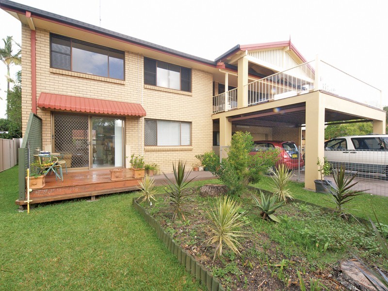 4 Sunset  Blv, Tweed Heads West NSW 2485