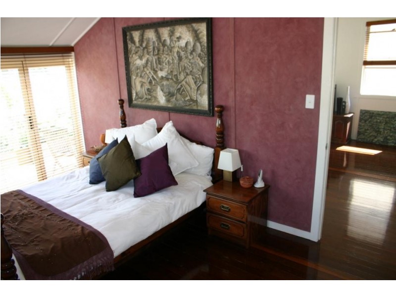 38 Eden Avenue, Rainbow Bay QLD 4225