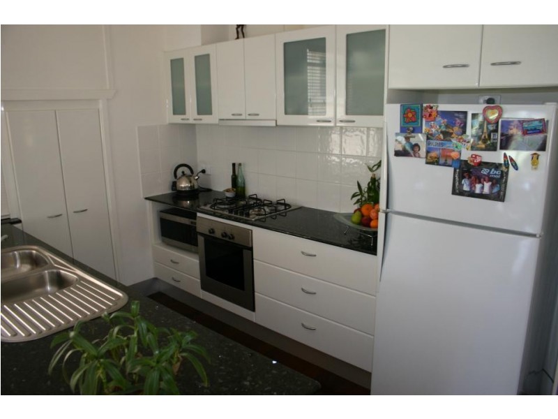 38 Eden Avenue, Rainbow Bay QLD 4225