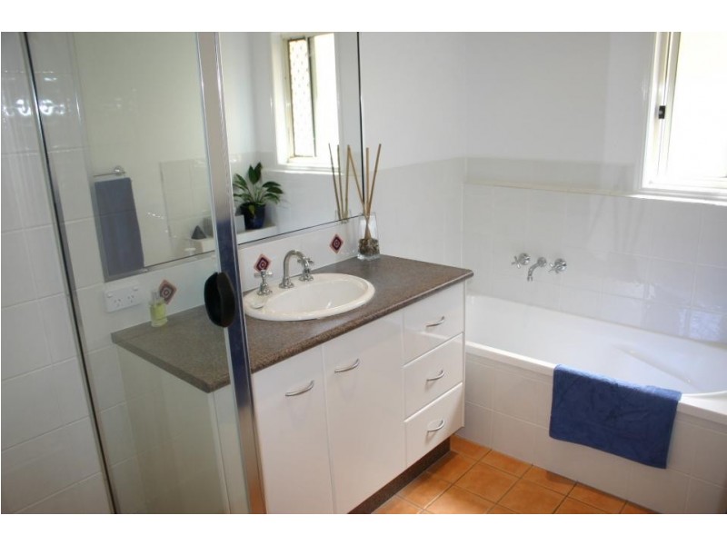 38 Eden Avenue, Rainbow Bay QLD 4225