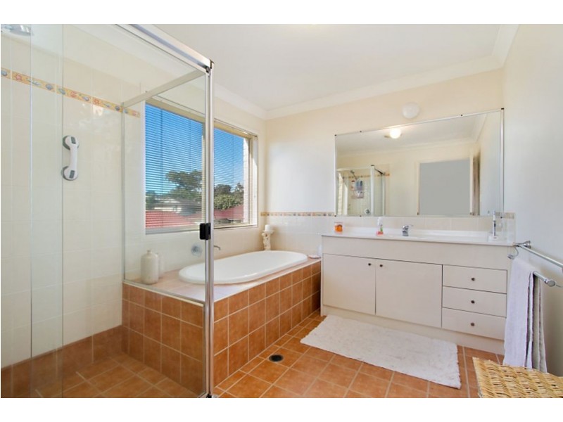 28 Botanical Circuit, Banora Point NSW 2486