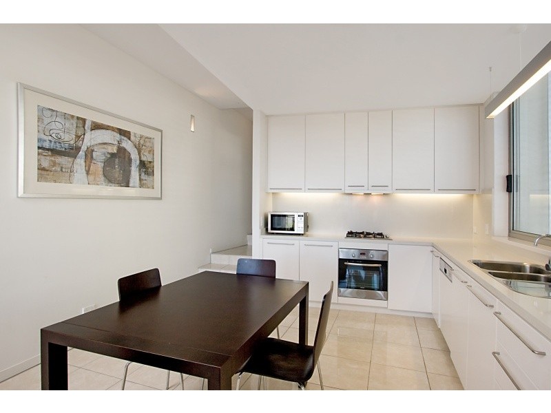 1/128 Marine Pde, Coolangatta QLD 4225
