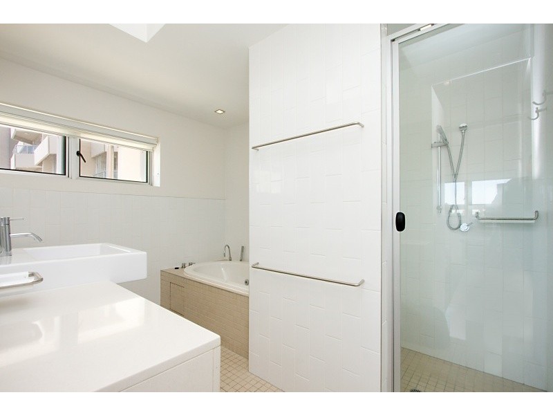 1/128 Marine Pde, Coolangatta QLD 4225