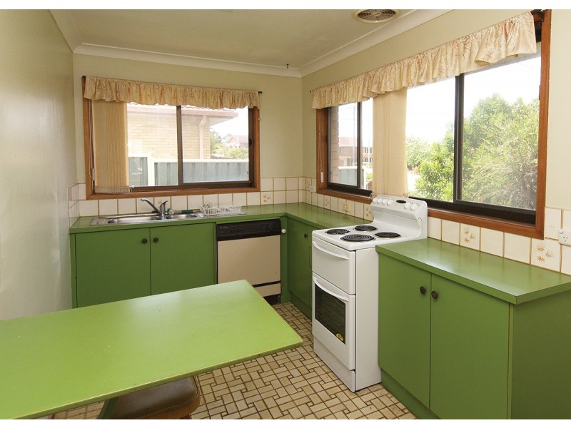 1/2 Mibbin Pde, Banora Point NSW 2486