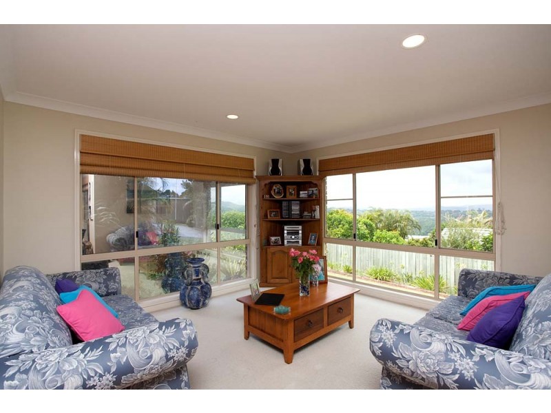 4 Snowgum Dr, Bilambil Heights NSW 2486