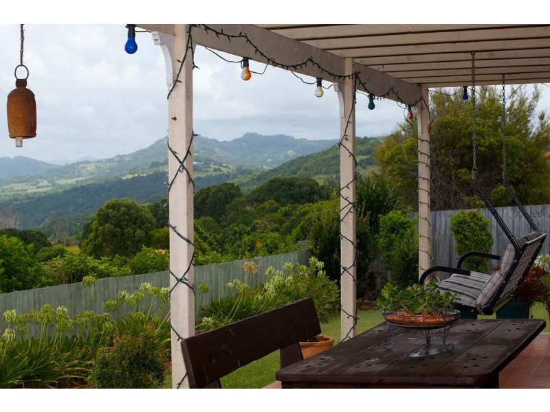 4 Snowgum Dr, Bilambil Heights NSW 2486
