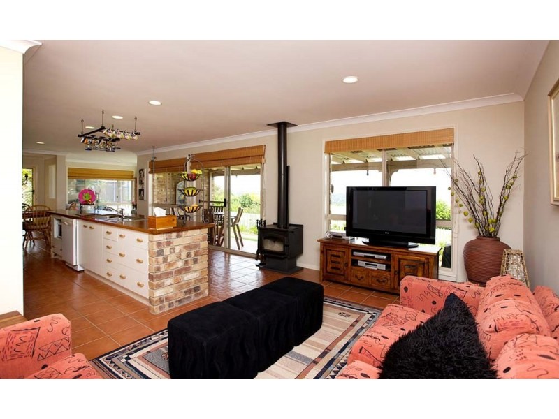 4 Snowgum Dr, Bilambil Heights NSW 2486