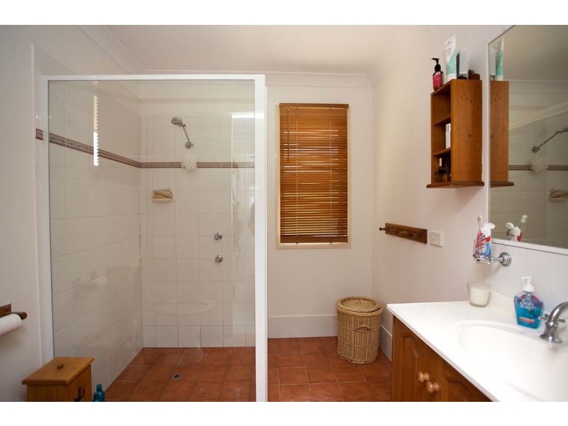 4 Snowgum Dr, Bilambil Heights NSW 2486