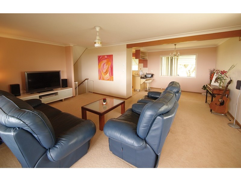 7 Walter Crescent, Banora Point NSW 2486