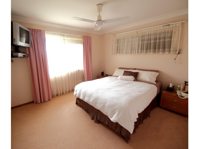 7 Walter Crescent, Banora Point NSW 2486