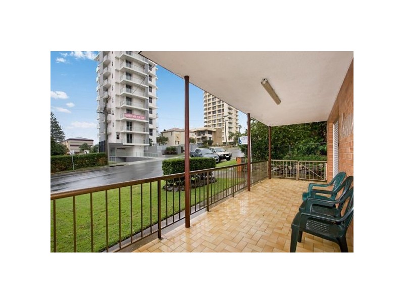 1/12 Eden Av, Rainbow Bay QLD 4225