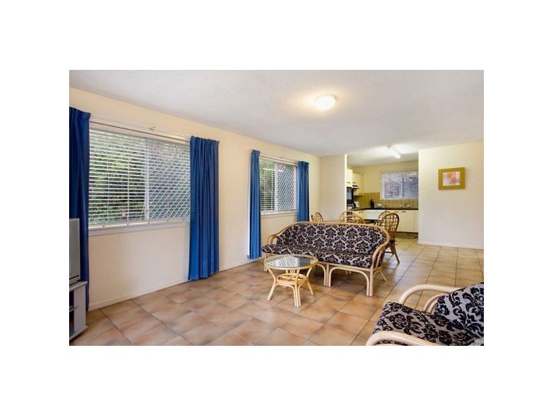 1/12 Eden Av, Rainbow Bay QLD 4225