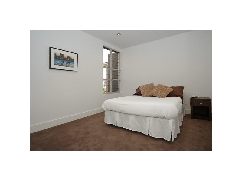 2/18 Hill Street, Rainbow Bay QLD 4225