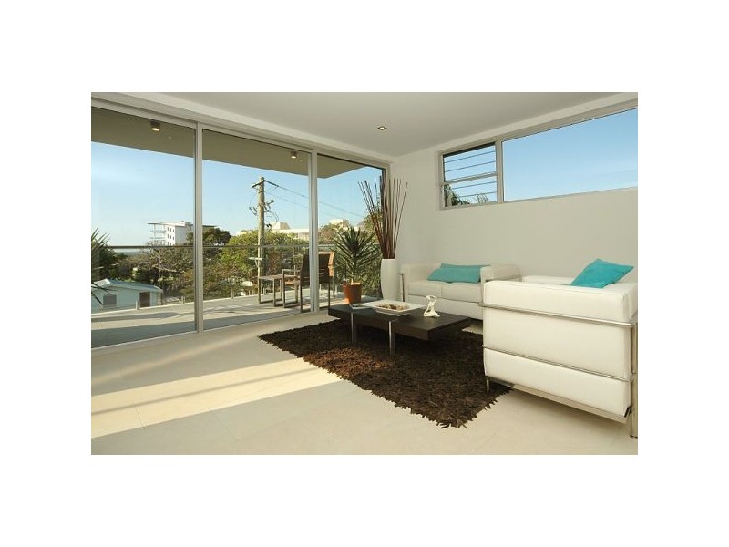 2/18 Hill Street, Rainbow Bay QLD 4225