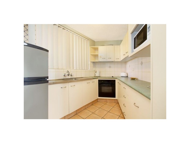 10/172 Marine Parade, Rainbow Bay QLD 4225