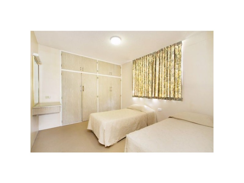 10/172 Marine Parade, Rainbow Bay QLD 4225