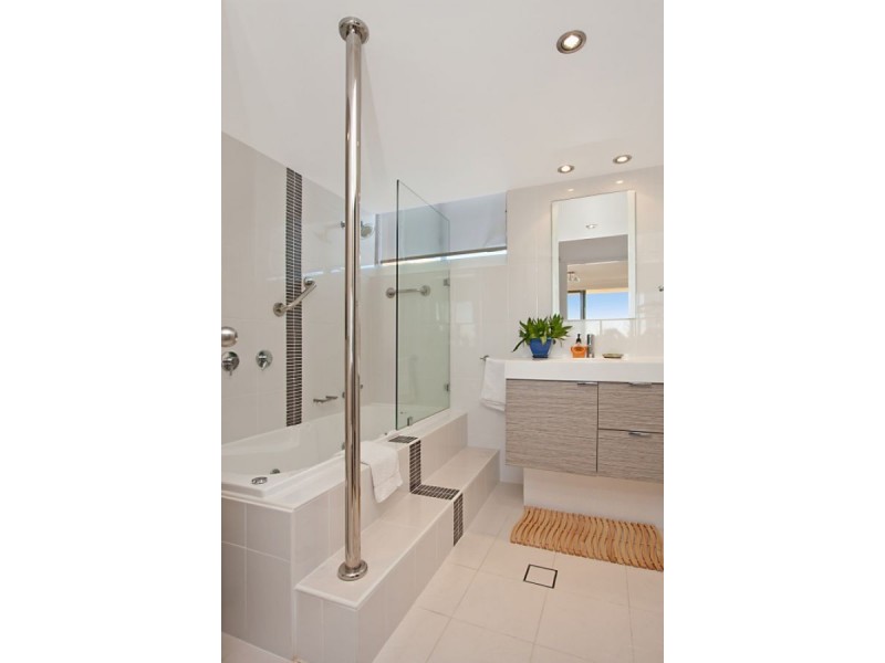 27/190 Marine Pde, Rainbow Bay QLD 4225