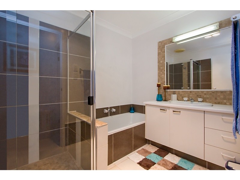 10 The Grove, 2 Binya Avenue, Kirra QLD 4225