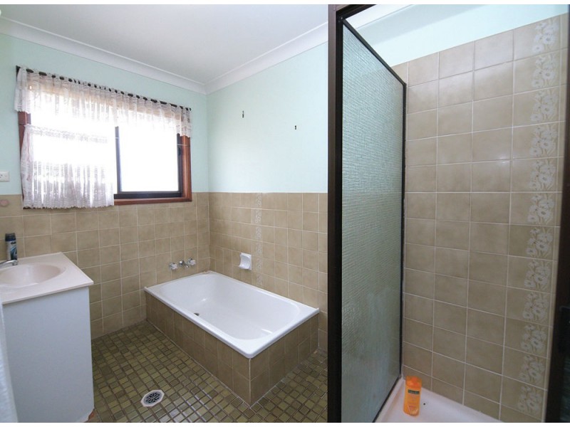 1/2 Mibbin Parade, Banora Point NSW 2486