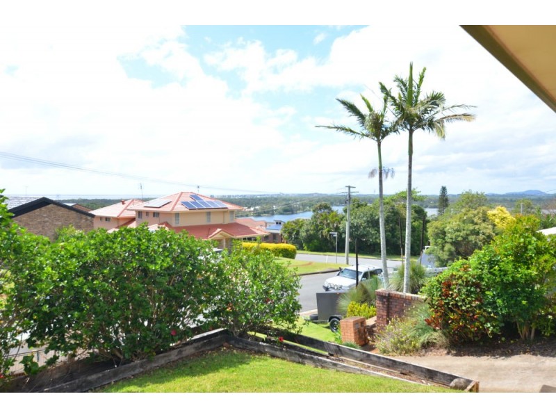1/2 Mibbin Parade, Banora Point NSW 2486