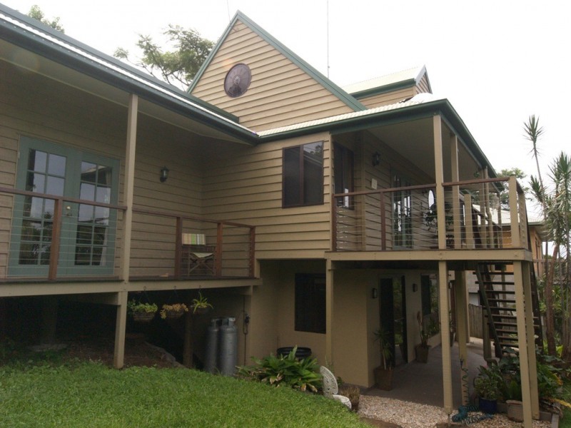 42 Broadwater Esplanade, Bilambil Heights NSW 2486