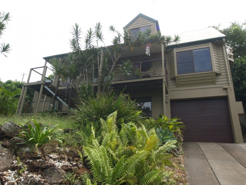 42 Broadwater Esplanade, Bilambil Heights NSW 2486