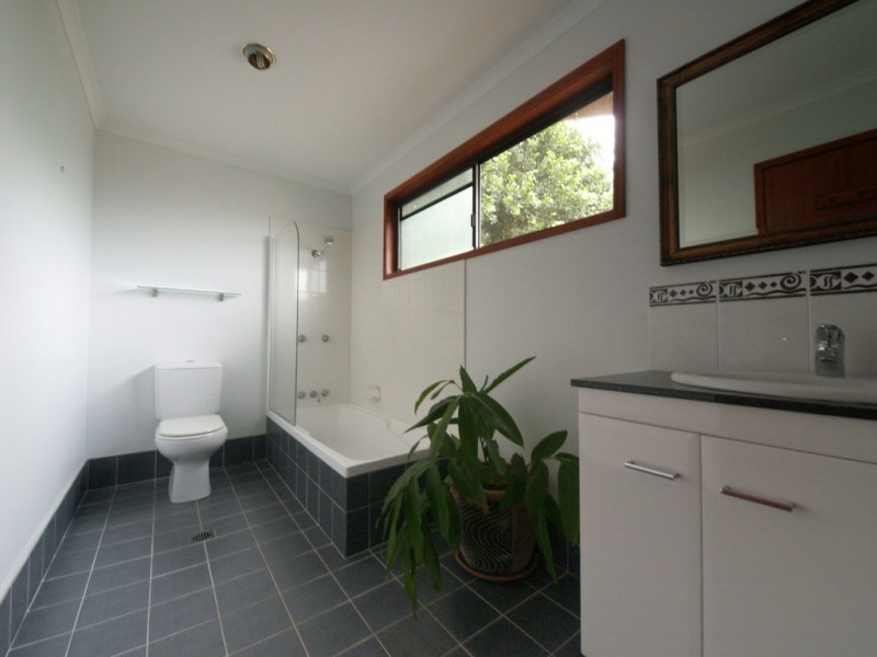 42 Broadwater Esplanade, Bilambil Heights NSW 2486