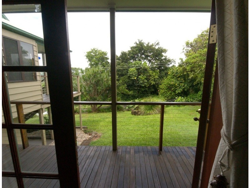 42 Broadwater Esplanade, Bilambil Heights NSW 2486