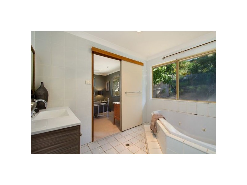 38 Broadwater Esplanade, Bilambil Heights NSW 2486