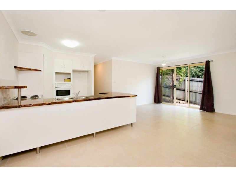 2/11 Parkland Place, Banora Point NSW 2486