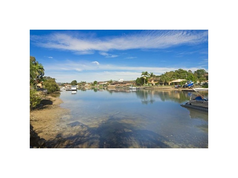 22 Lakes Drive, Tweed Heads West NSW 2485