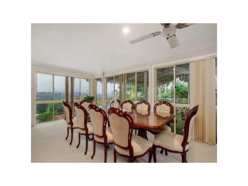 10 Castlecrag Avenue, Banora Point NSW 2486