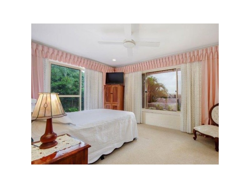 10 Castlecrag Avenue, Banora Point NSW 2486