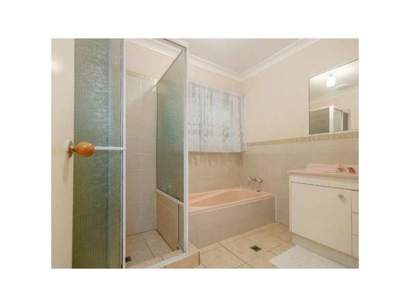 10 Castlecrag Avenue, Banora Point NSW 2486