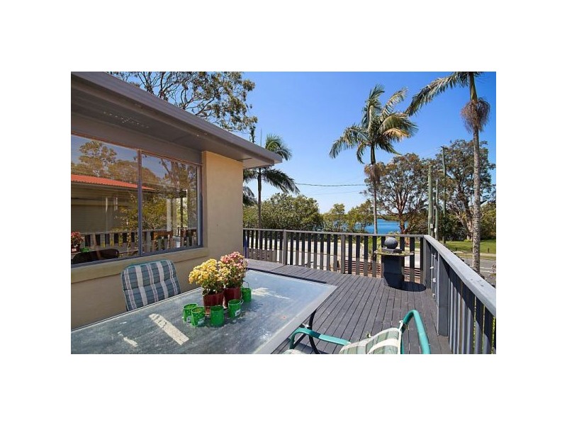 2 Gollan Drive, Tweed Heads West NSW 2485