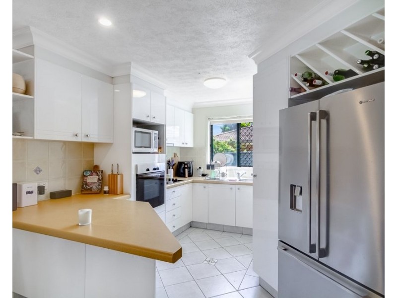 4/98 McLean St, Coolangatta QLD 4225