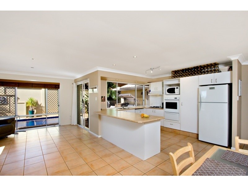 2 Dundee Drive, Banora Point NSW 2486