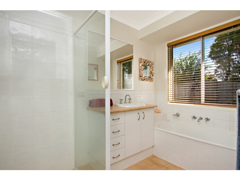 2 Dundee Drive, Banora Point NSW 2486