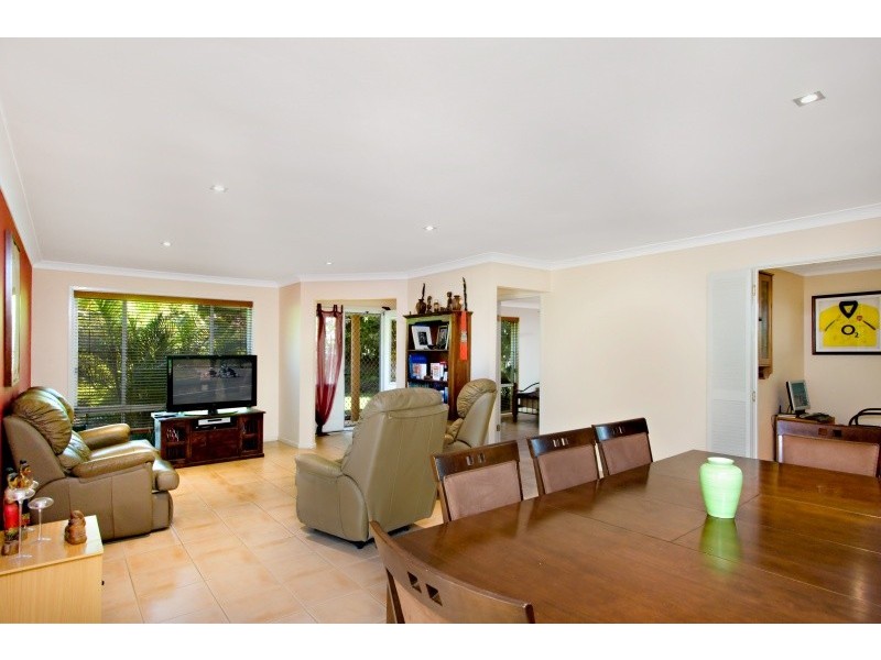 2 Dundee Drive, Banora Point NSW 2486