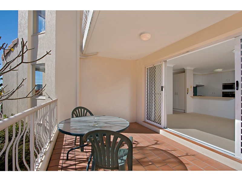 2/31-33 Dutton Street, Coolangatta QLD 4225