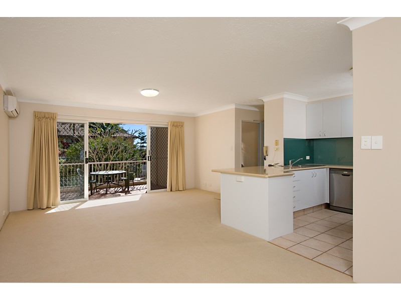 2/31-33 Dutton Street, Coolangatta QLD 4225