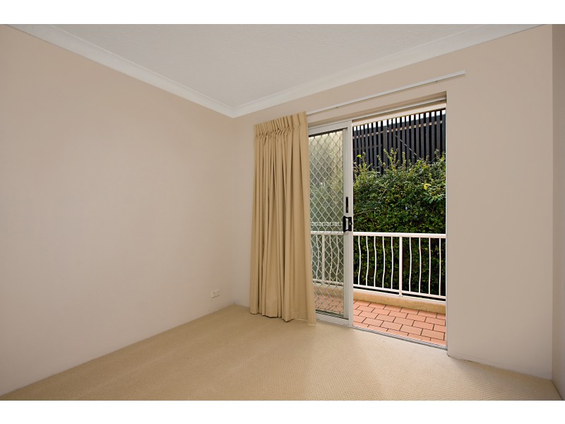 2/31-33 Dutton Street, Coolangatta QLD 4225