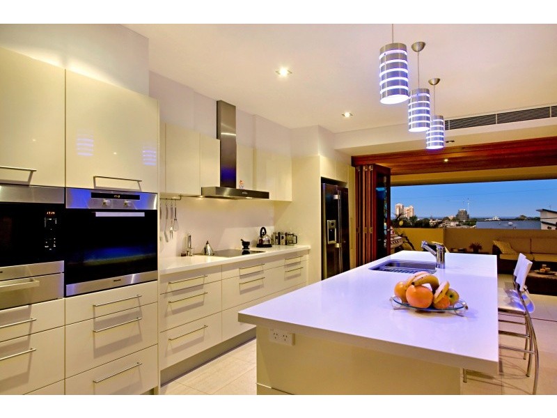 2-61 Garrick St, Coolangatta QLD 4225