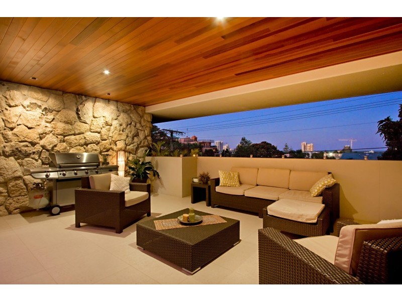 2-61 Garrick St, Coolangatta QLD 4225