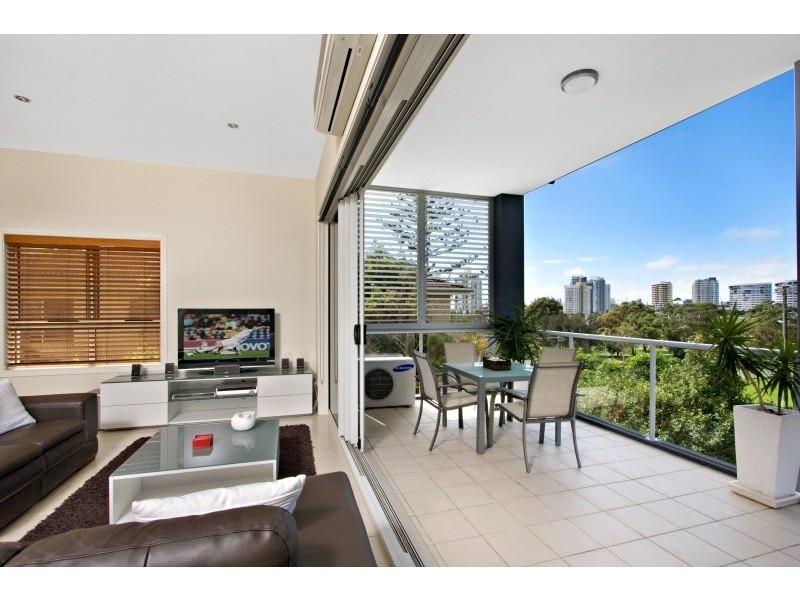 4/50-52 Dutton Street, Coolangatta QLD 4225