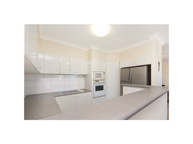 5/6 Petrie Street, Rainbow Bay QLD 4225