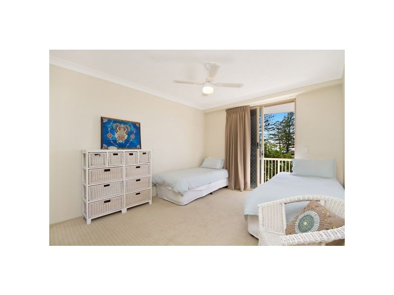 5/6 Petrie Street, Rainbow Bay QLD 4225