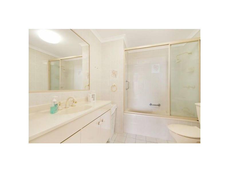 5/6 Petrie Street, Rainbow Bay QLD 4225